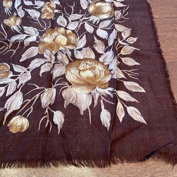 Shades of Brown flower scarf - Picture 2 of 4